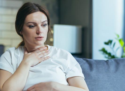 Почему тошнит по утрам и что с этим делать