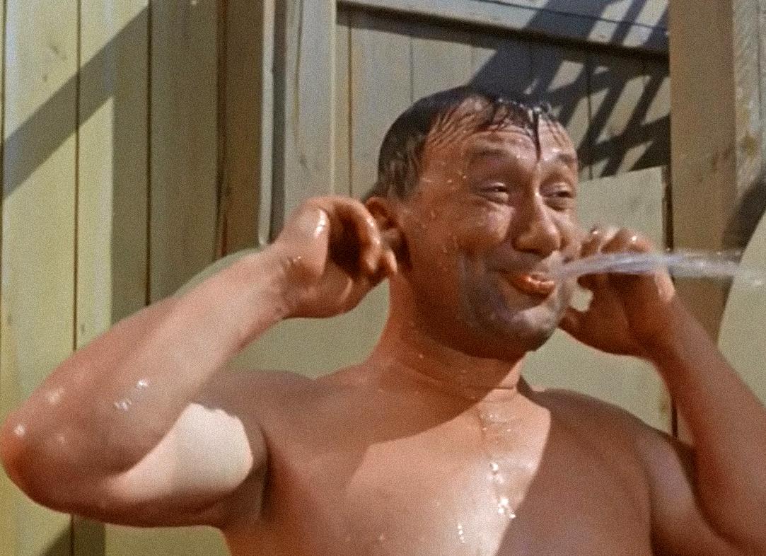 Поможет ли контрастный душ быть энергичным и реже болеть